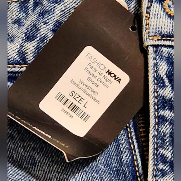 Fashion Nova Fraded Denim Jeans Shorts - Picture 2 of 9